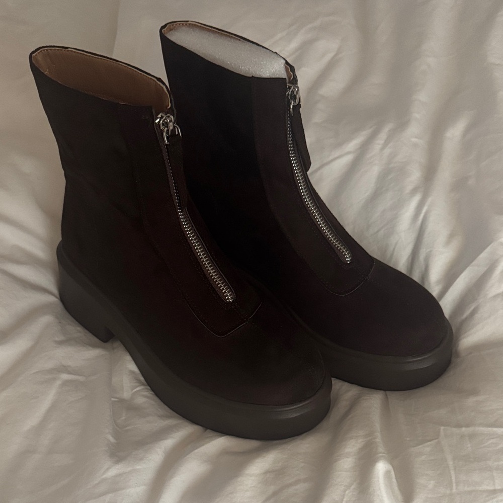Brown Faux Suède boots